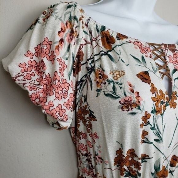 Parc & Lex Lace Up Off Shoulder Floral Dress - Picture 12 of 16